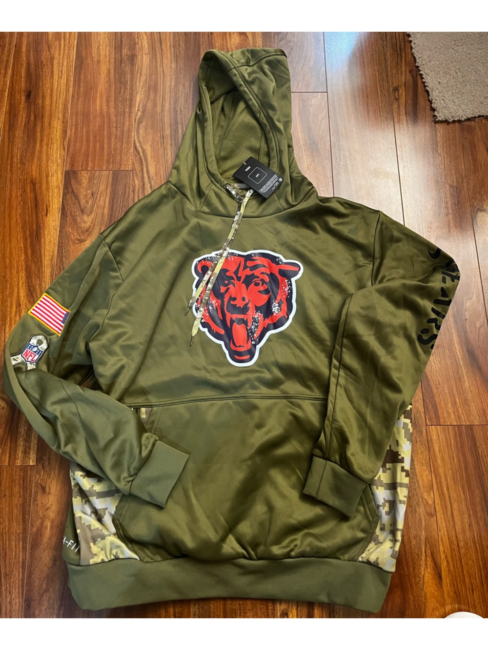 NWT Chicago Bears NFL Nike Salute to Service Hoodie